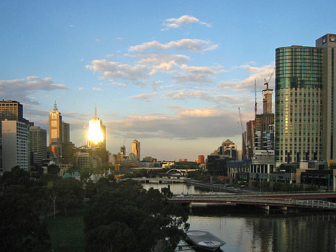 Yarra River mit Stadt - Viktoria (Melbourne)