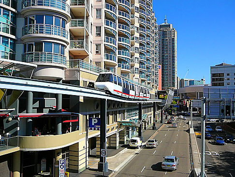 Darling Harbour Ansicht Attraktion  Blick zur Monorail-Magnetschwebebahn
